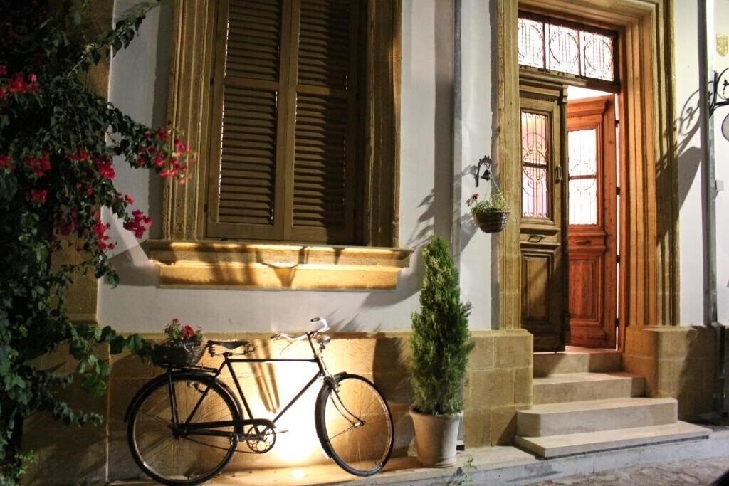 Отель Pedieos Guest House 3*