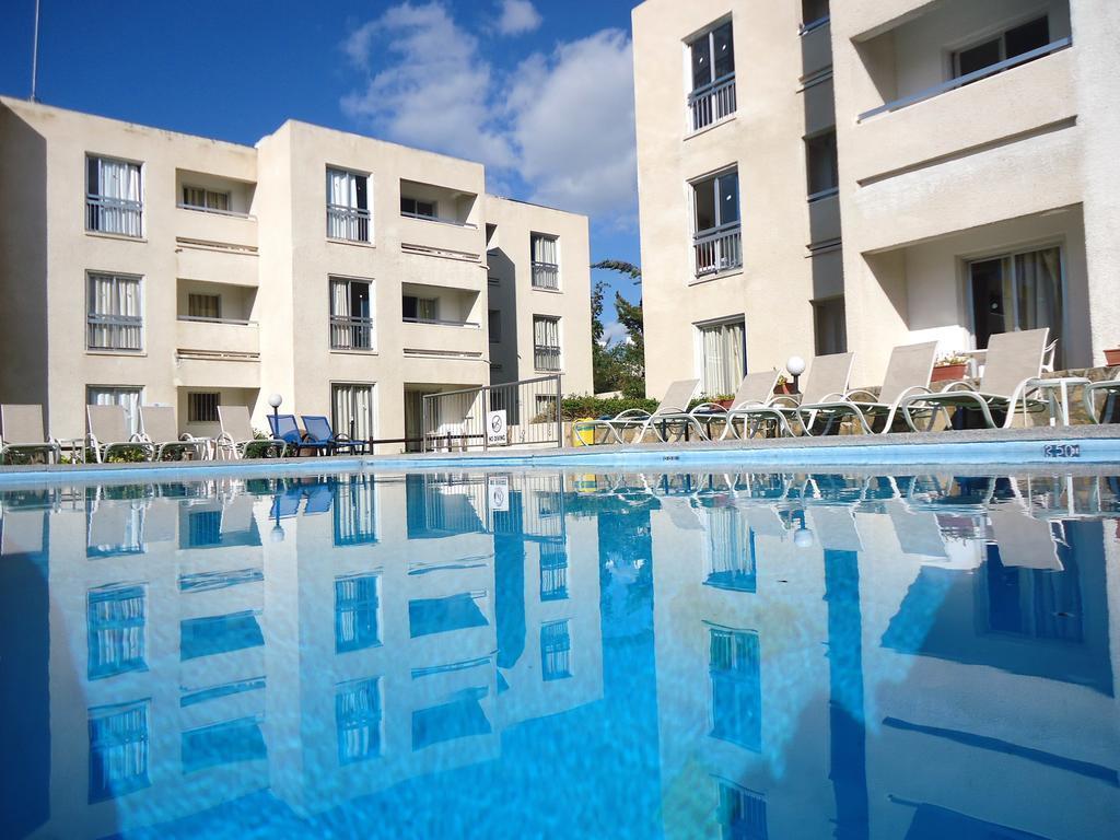 Отель Daphne Hotel 3*
