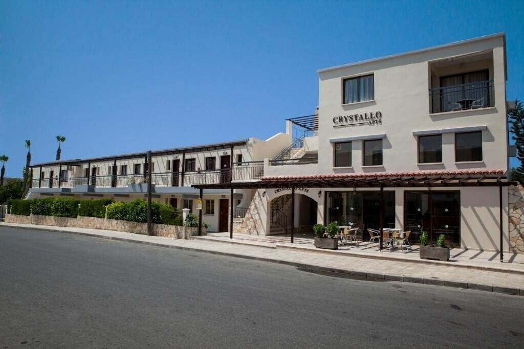 Готель Crystallo Apartments 3*