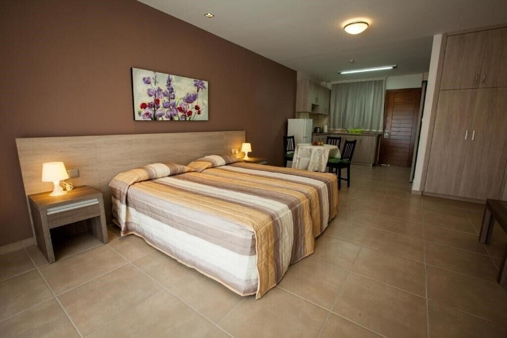 Фото Crystallo Apartments 3*