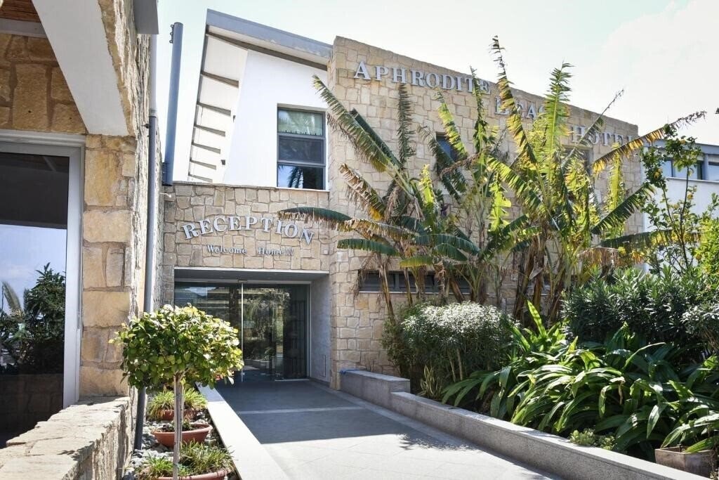 Отель Aphrodite Beach Hotel 3*