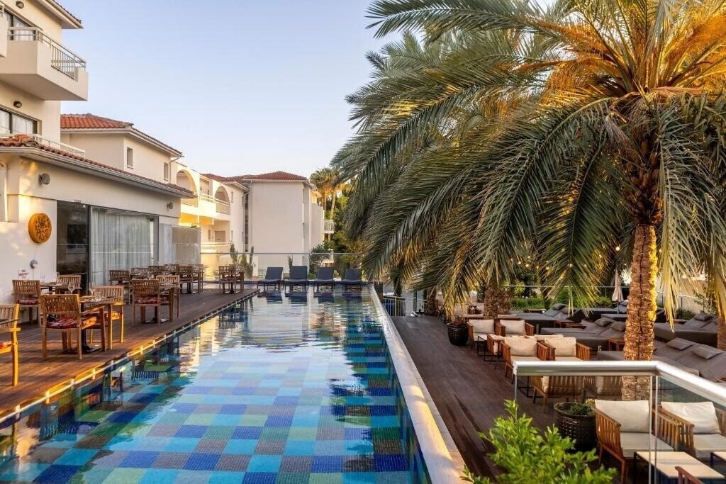 Готель King Jason Paphos by Louis Hotels 4*