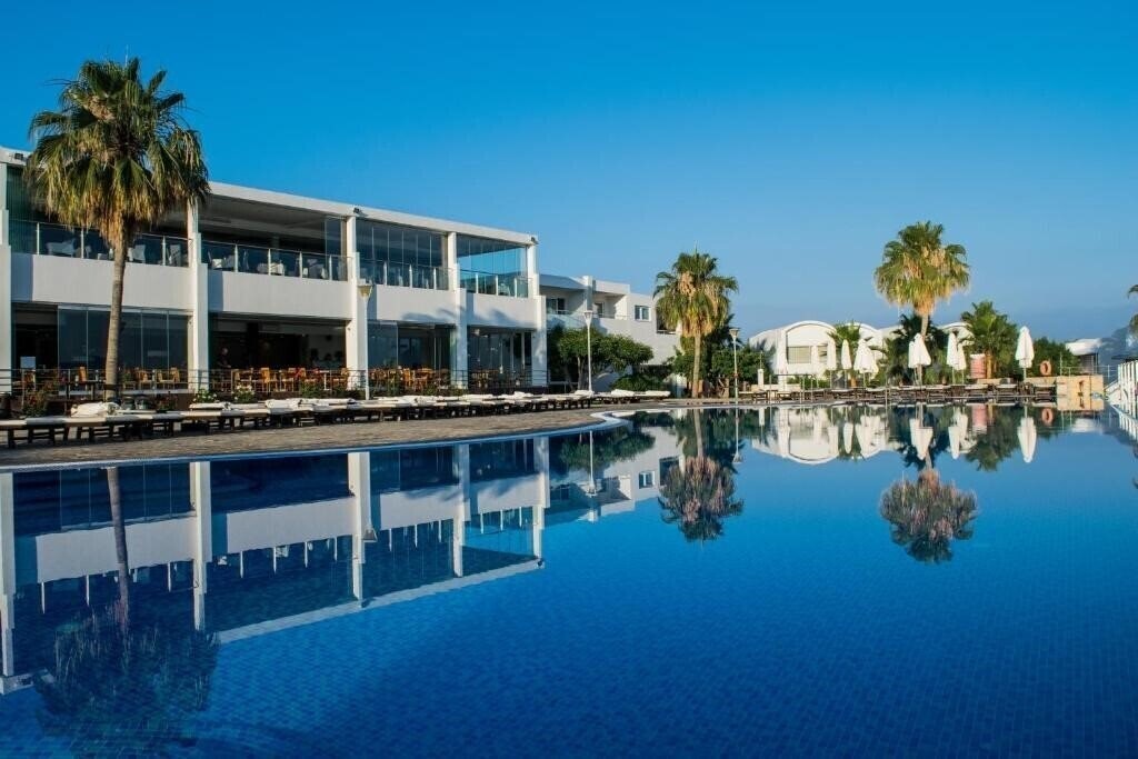 Картинка Sunset Bay Holiday Village 4*