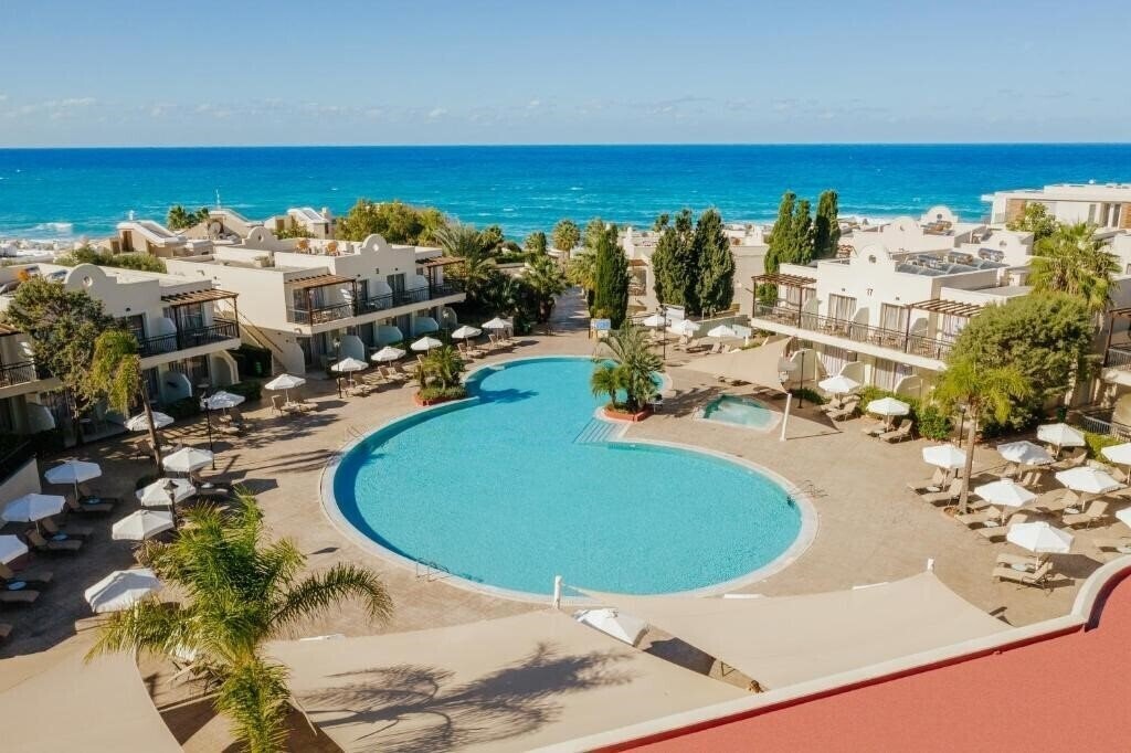 Отель Louis Paphos Breeze 4*
