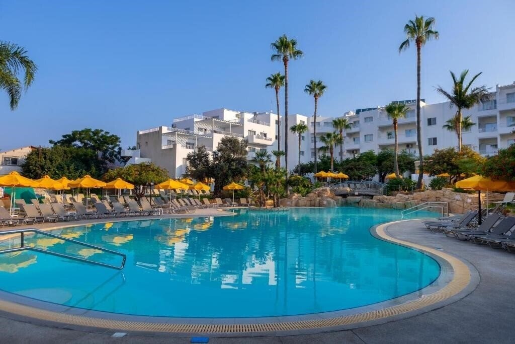 Фотографія Mayfair Gardens 3*