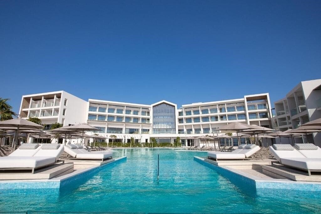 Готель Mare Paphos (ex. Atlantica Mare Village Paphos) 5*