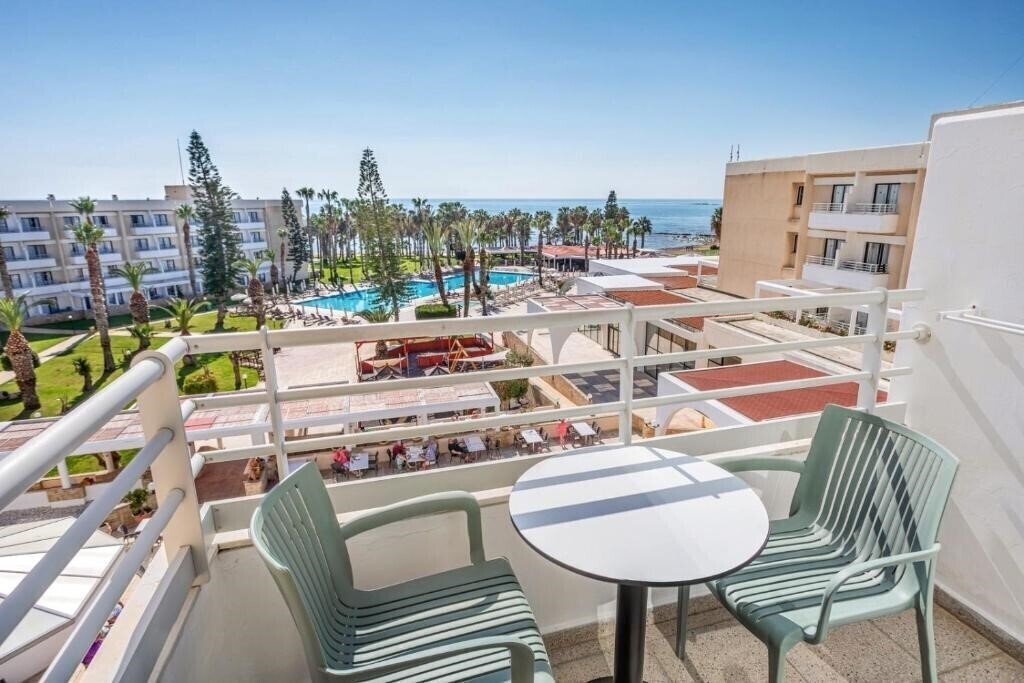 Фотография Louis Phaethon Beach 4*