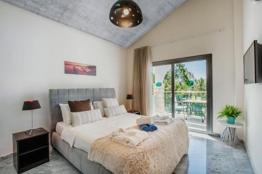 Фото Latchi Escape Hotel & Suites 3*