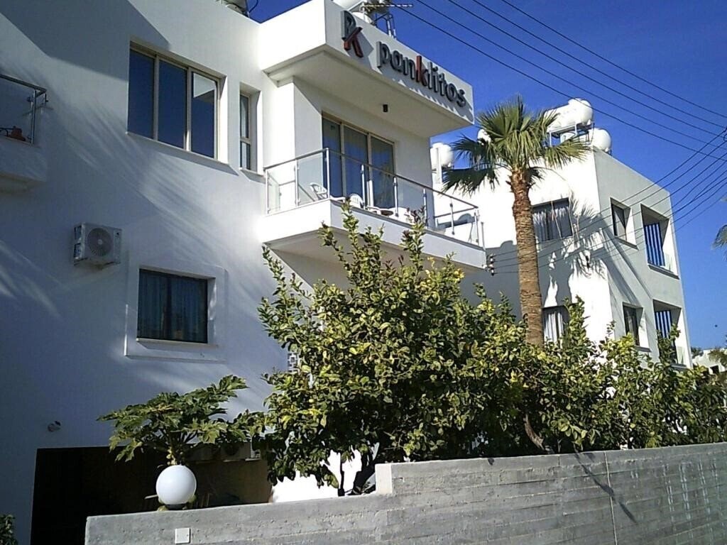 Отель Panklitos Apartments 2*