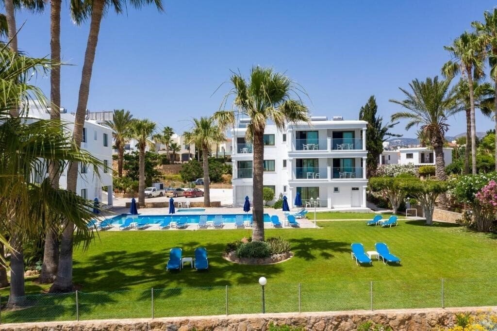 Фотография Rododafni Beach Apartments & Rododafni Holiday Villas 3*