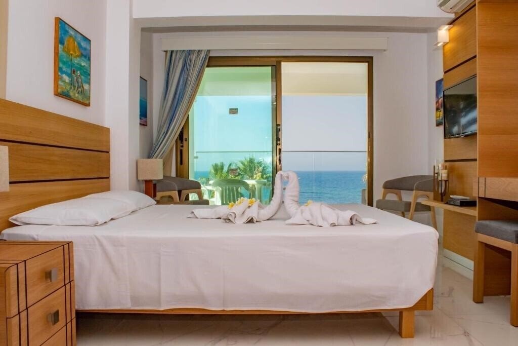 Картинка Rododafni Beach Apartments & Rododafni Holiday Villas 3*