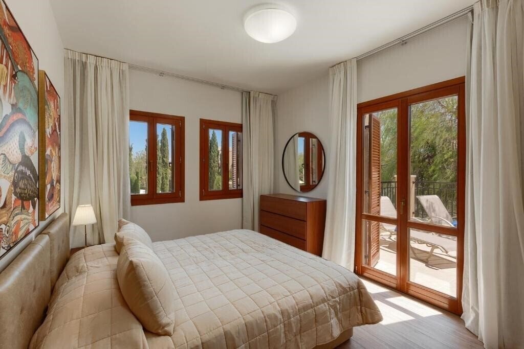 Фото Aphrodite Hills Rentals 4*