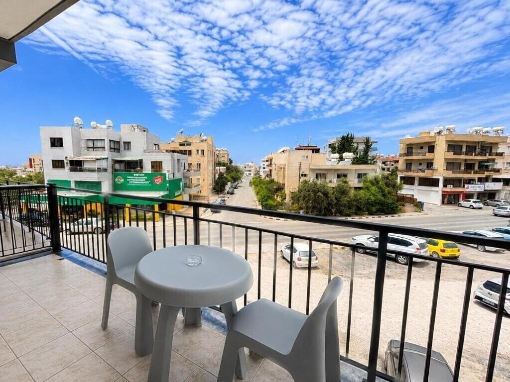Фото Valentinos Apartments 3*