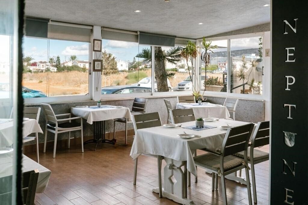 Картинка Neptune Hotel Apartments 3*