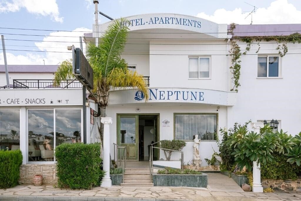 Фото Neptune Hotel Apartments 3*
