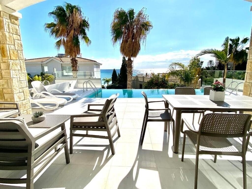 Готель Villa Coral Bay 3*