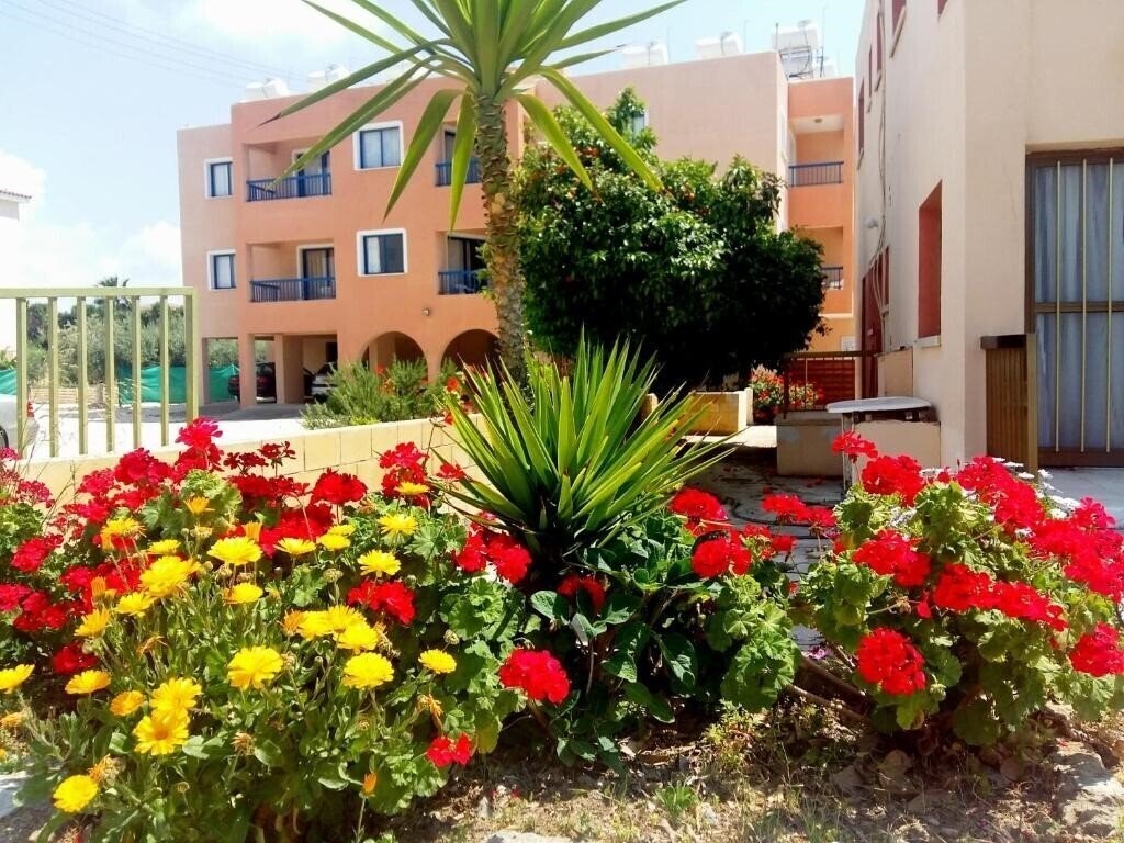Отель Georgia Apartments 3*