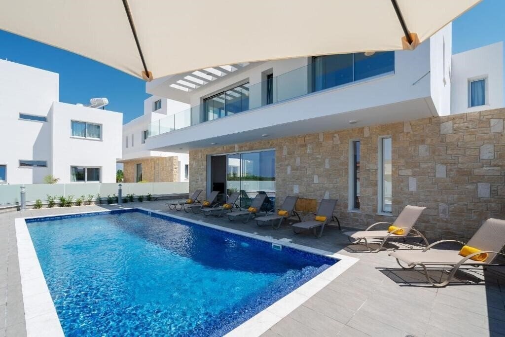 Отель Sea Point Villas 3*