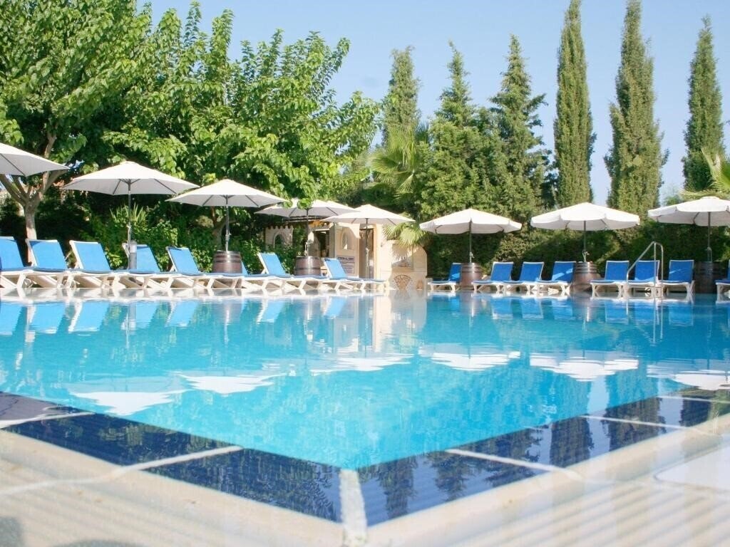 Отель Apollonia Hotel Apartments 2*