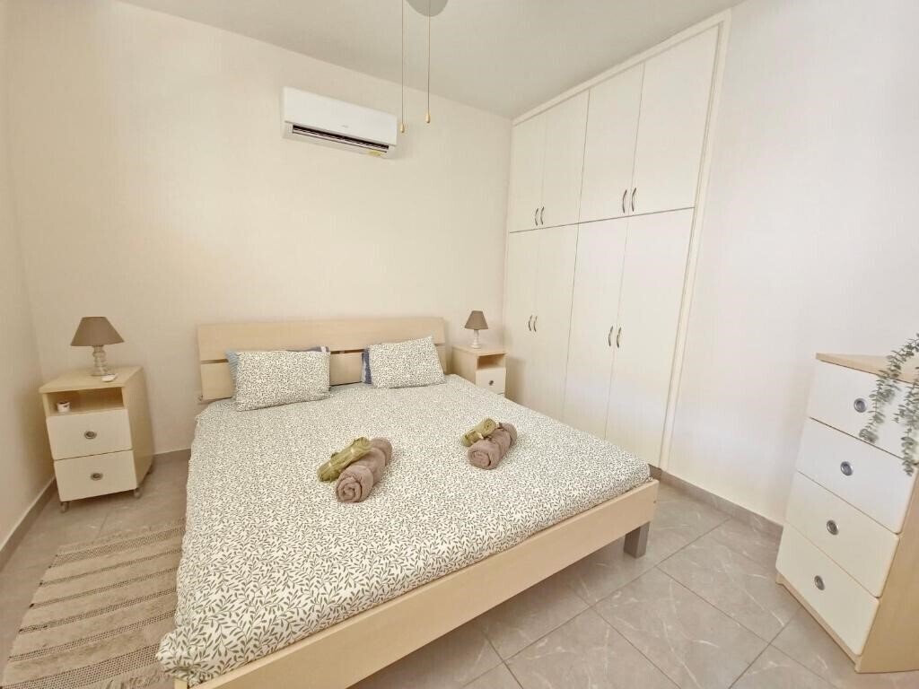 Фото Queen Anna’s Dream 1 Bedroom Apartment 2*