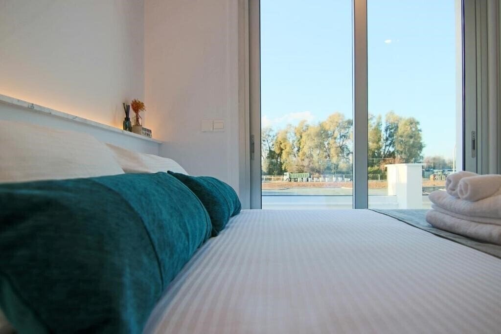 Фото Phaedrus Living: Seaside Deluxe Flat Harbour 107 3*