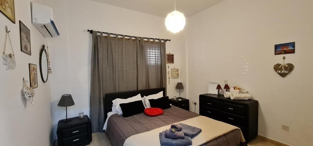 Фото Charalambous Apartment 3*