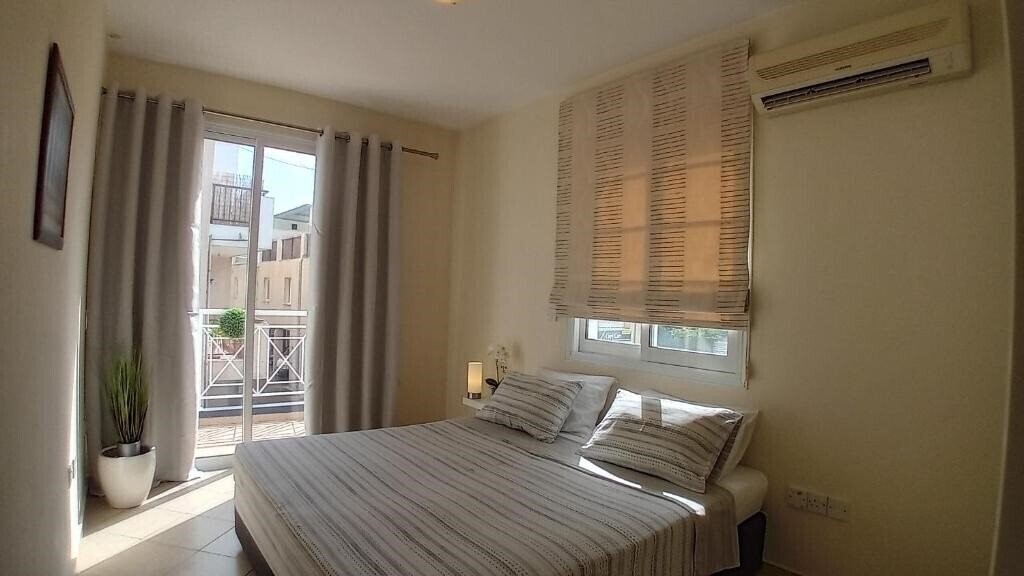 Фотографія Kato Paphos Suites 3*