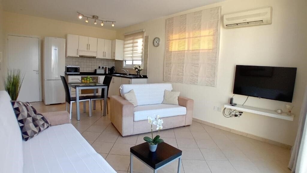 Картинка Kato Paphos Suites 3*