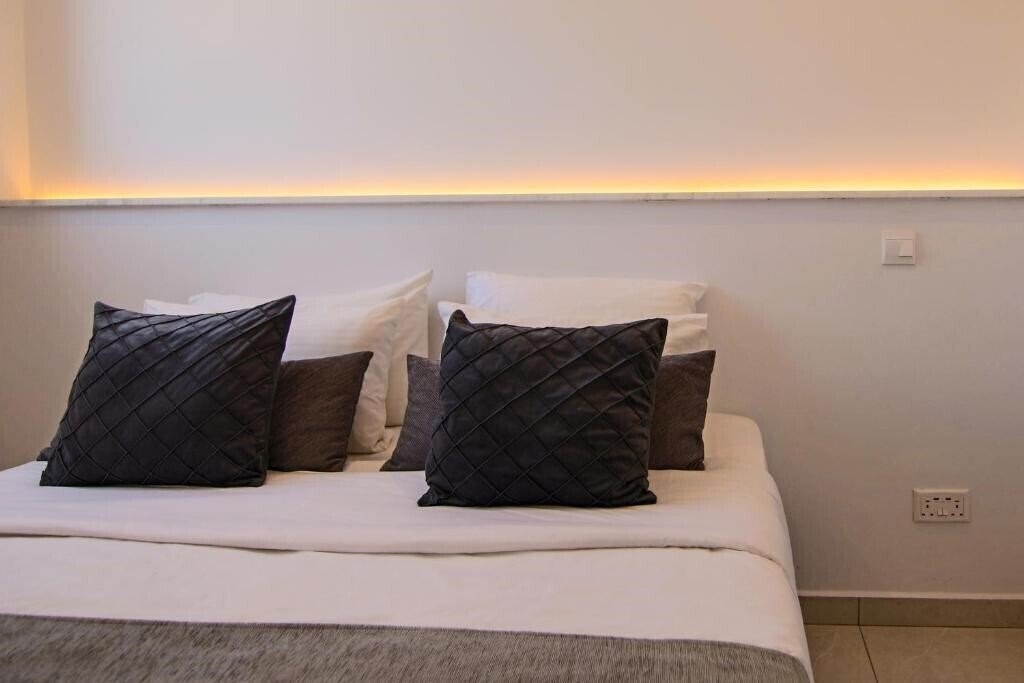 Картинка Phaedrus Living: Seaside Executive Flat Harbour 207 3*