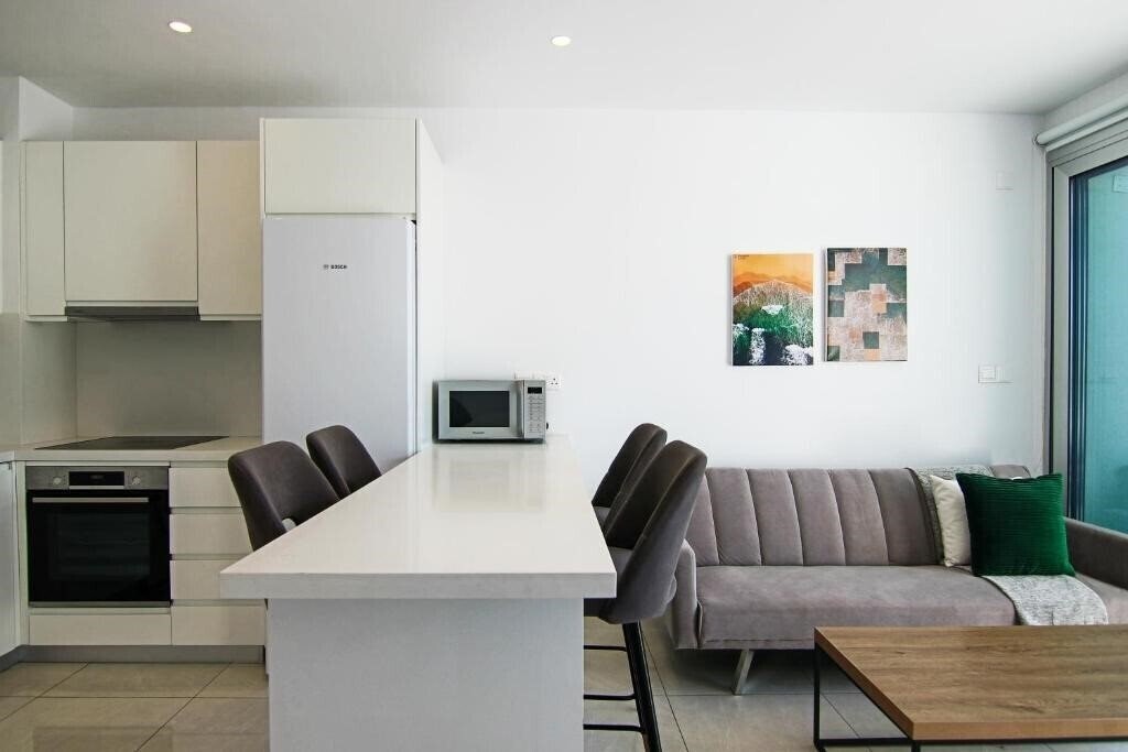 Картинка Phaedrus Living: Seaside Executive Flat Harbour 203 3*