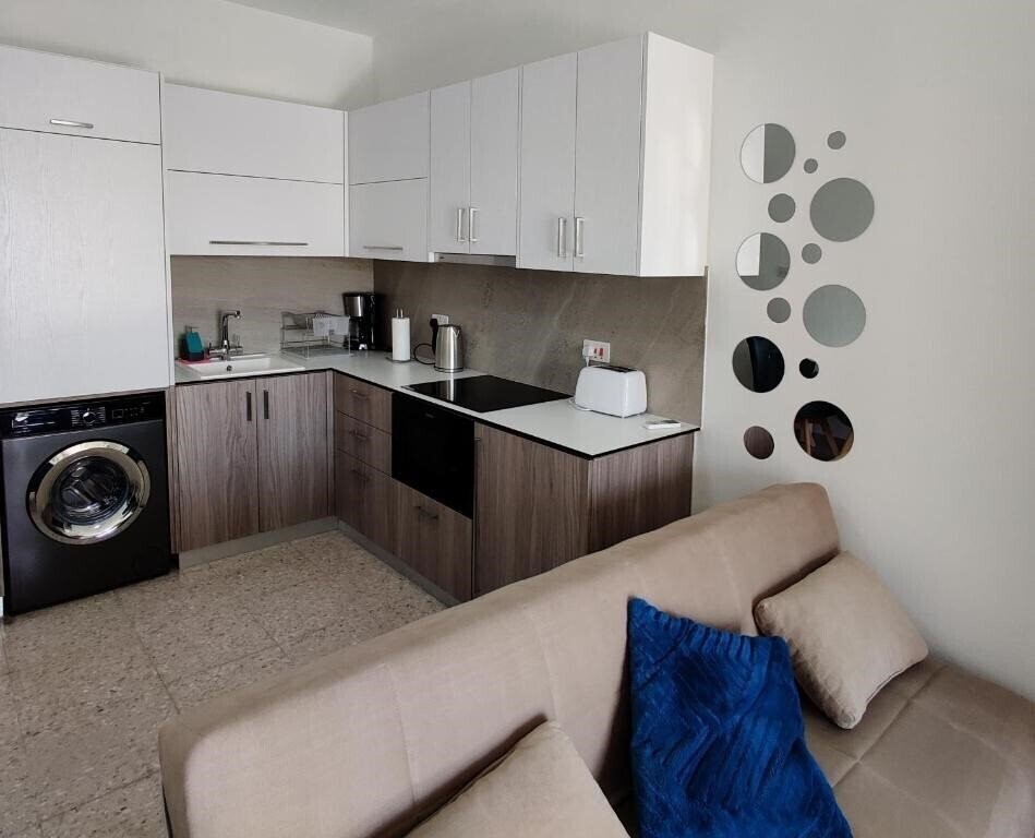 Фото Lovely 1-Bedroom Unit @ Fabulous Location 2*
