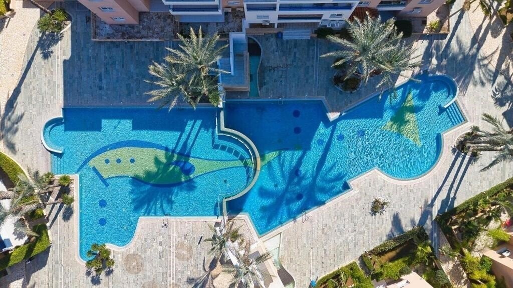 Готель Iris Village Block 12-105 2*