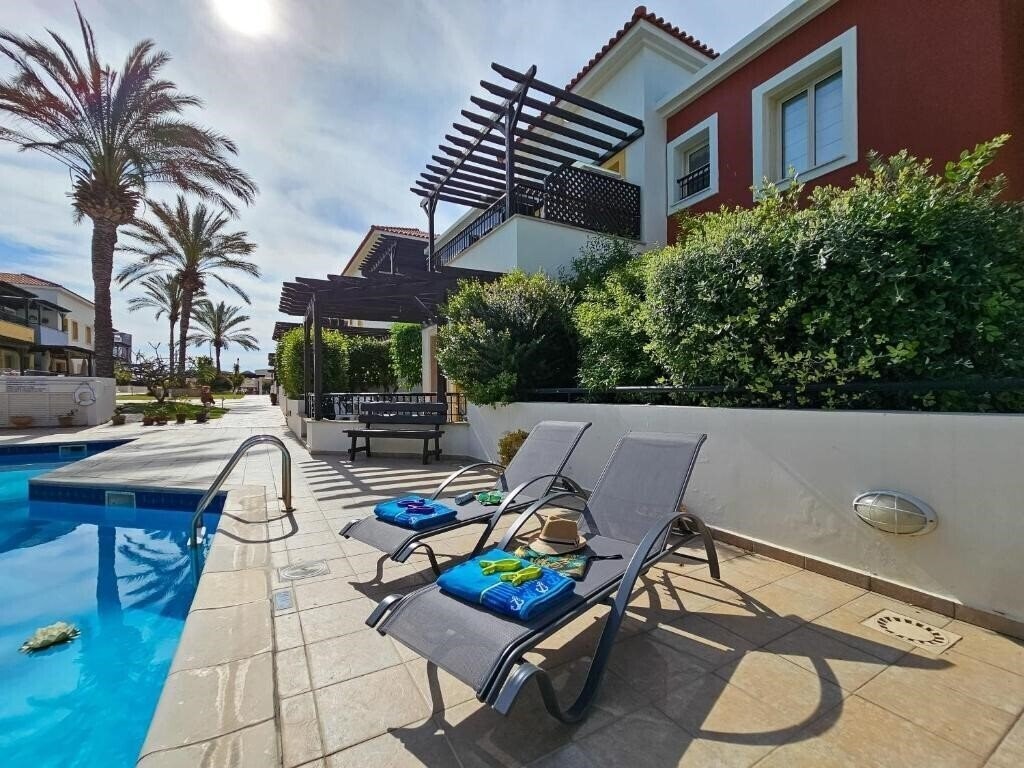Фотографія Aphrodites Pearl Luxury 3 Bed Apartment 2*