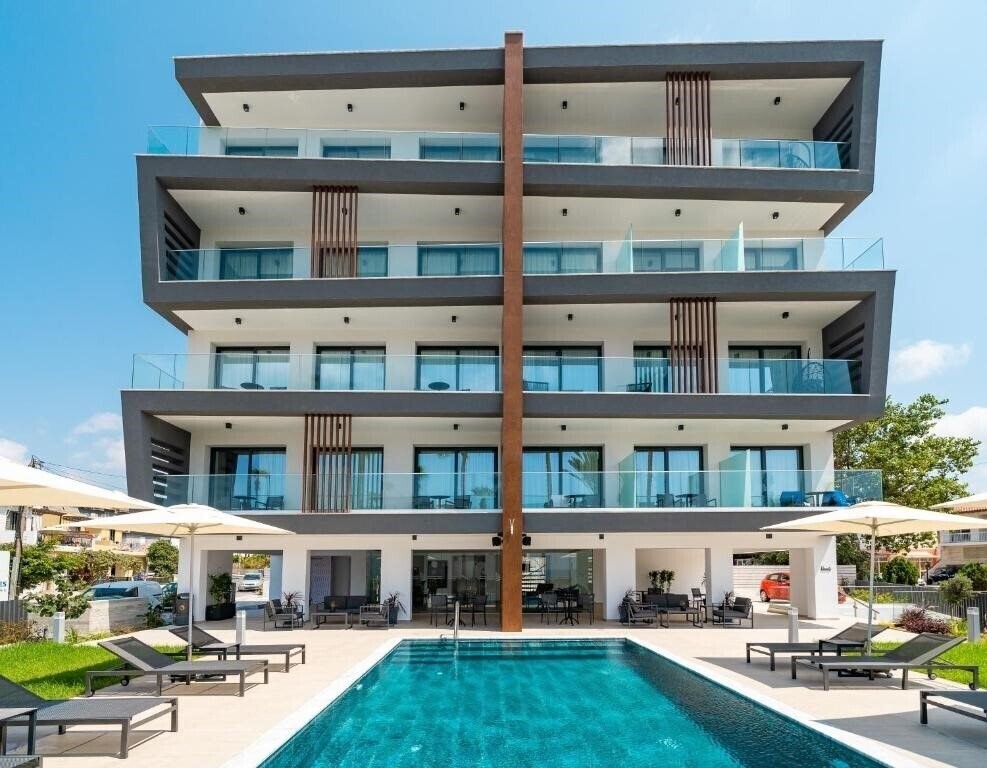 Фото Waterside Sea View Apartments 2*
