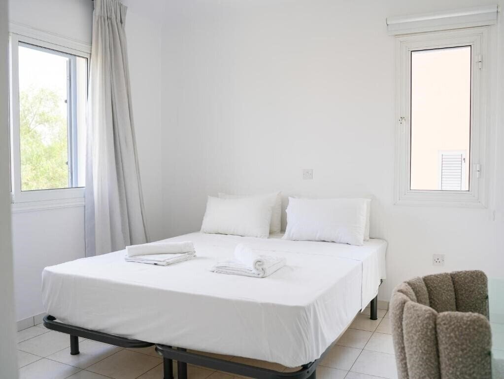 Фото Resitour - Limnaria Gardens Apartments 2*