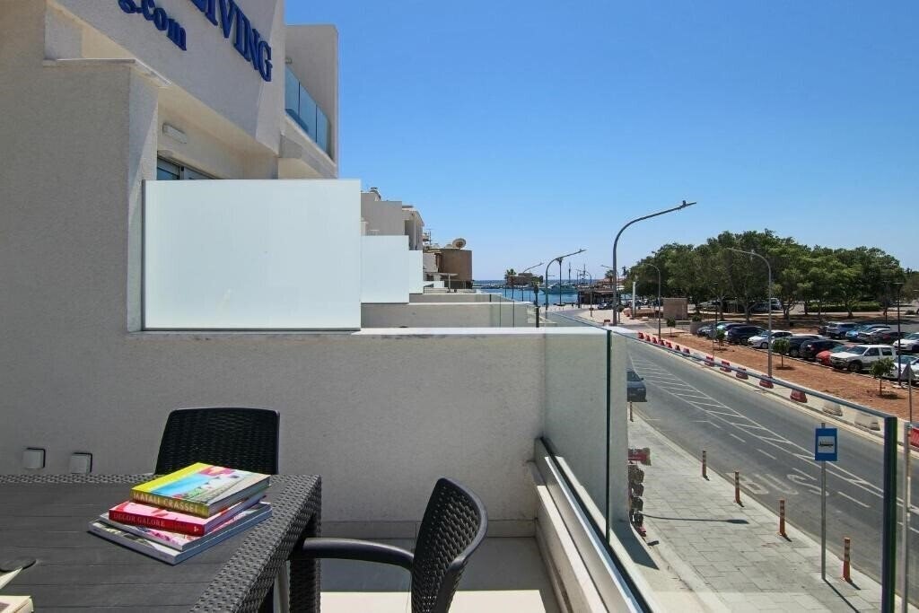 Зображення Phaedrus Living: Seaside Luxury Flat Harbour 105 3*