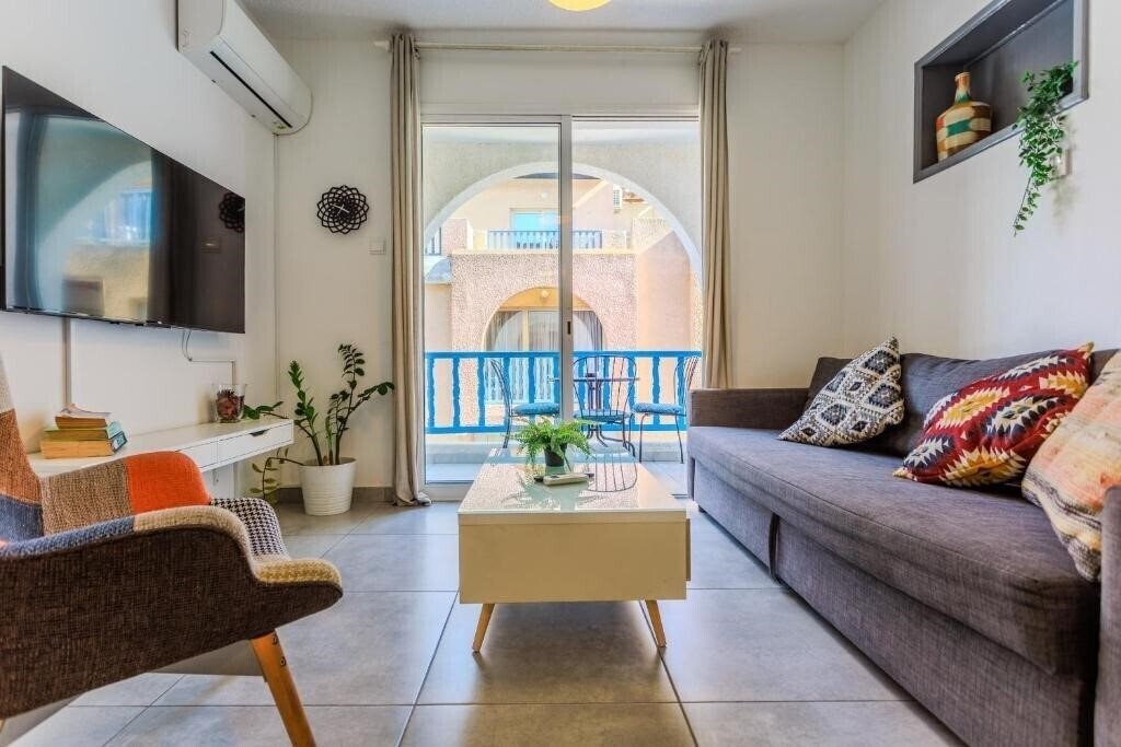 Отель Alexs Vacation Suite 100m From The Beach 6 Guests 2*