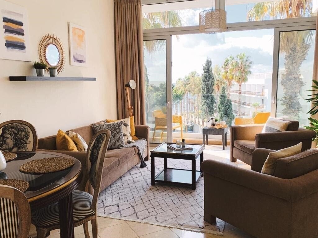 Отель Poseidons Luxury Apartment 2*