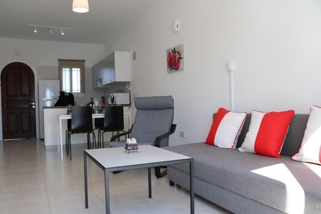 Картинка Cyking 2 Bed Apartment with Pool & 10 Min to Beach 3*