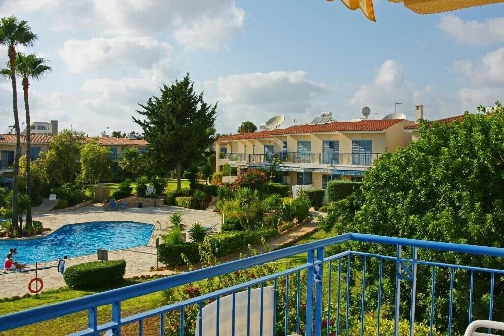 Отель Resitour Paradise Gardens 3*
