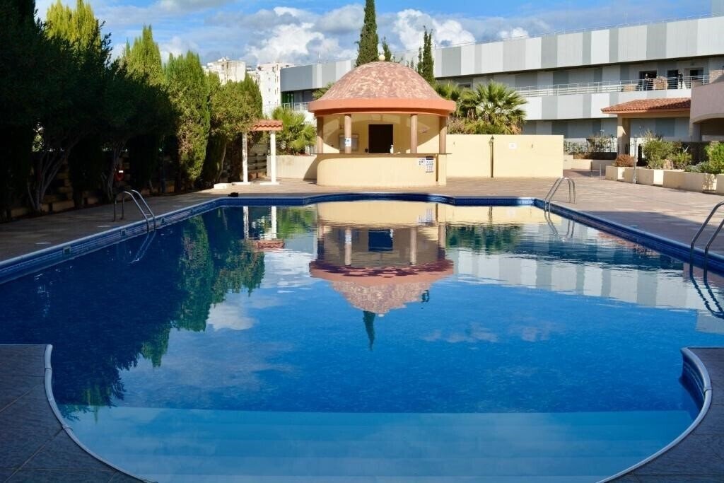 Готель Queens Gardens - Kato Paphos Next To Kings Ave Mall by Yiota 3*