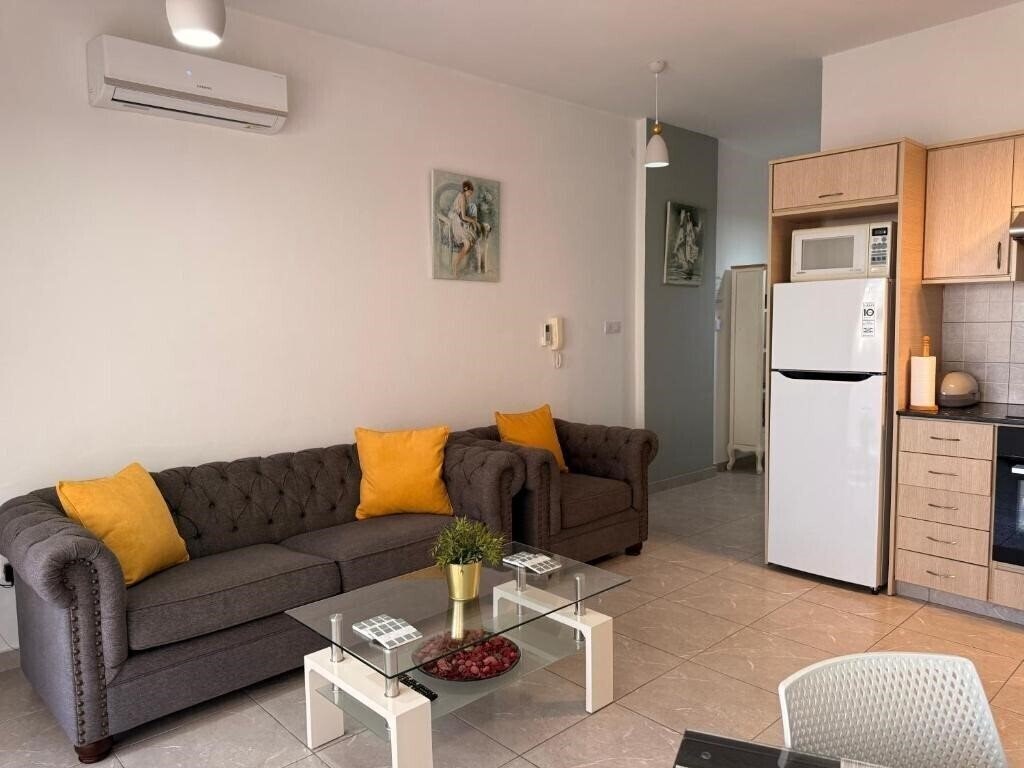 Зображення Queens Gardens - Kato Paphos Next To Kings Ave Mall by Yiota 3*