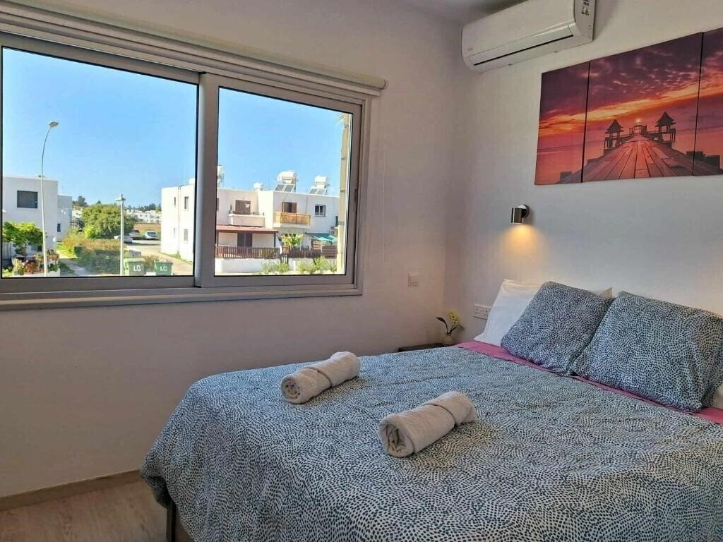 Фото Charming Holiday Retreat Kato Paphos Apt 400m To The Beach 3*