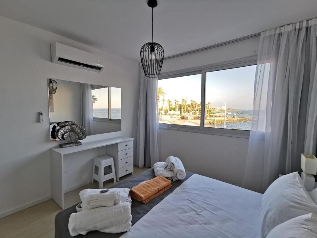 Фотографія Cosea Living: Seaside Two Bedroom Flat In Harbour 106 3*