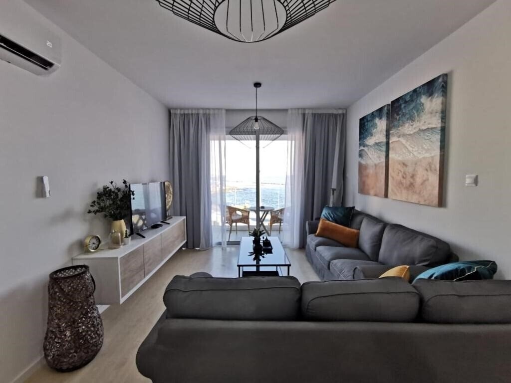 Фото Cosea Living: Seaside Two Bedroom Flat In Harbour 106 3*