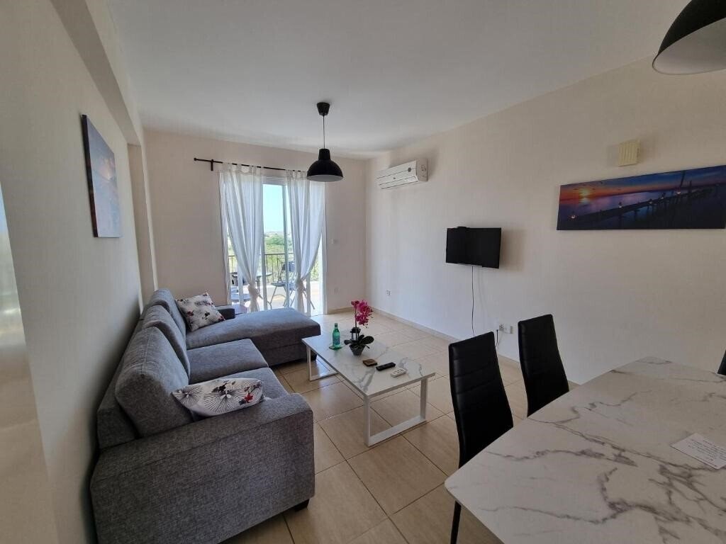 Фото Ancient Paphos - Cozy Place Next To The Sea, Marina, Historical Sites, Buses, Mall & Market 3*