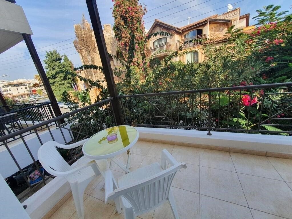 Картинка Ancient Paphos - Cozy Place Next To The Sea, Marina, Historical Sites, Buses, Mall & Market 3*