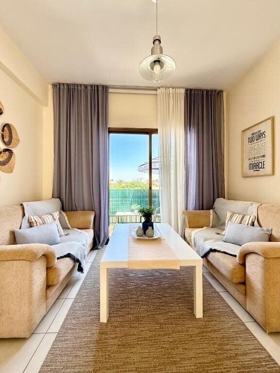 Отель Lovely Ap In The Center of Kato Paphos 3*