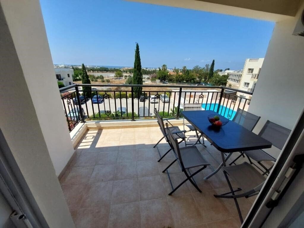 Отель Stunning Views Apartment With Pool 4*