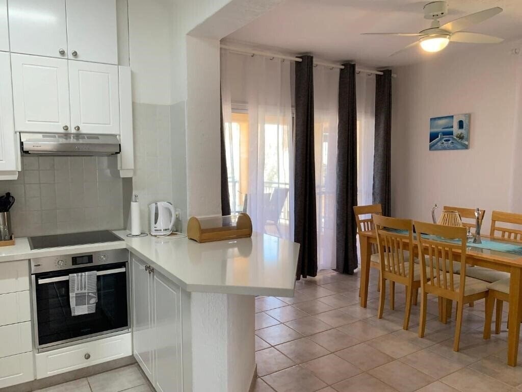 Картинка Kings Palace - Stylish, Modern 2 Bed With Sea Views 3*